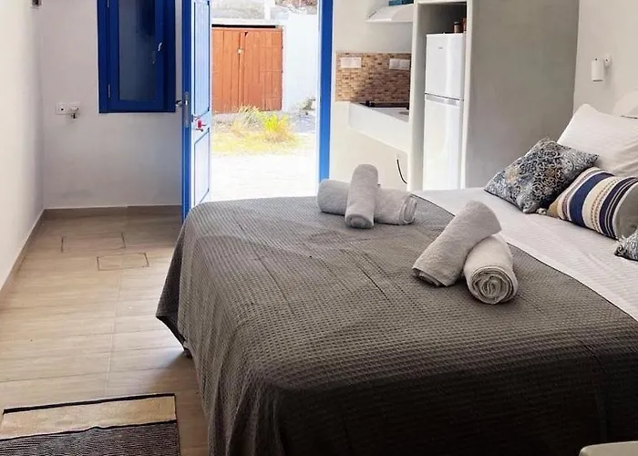 Seafront Apartment Kimolos